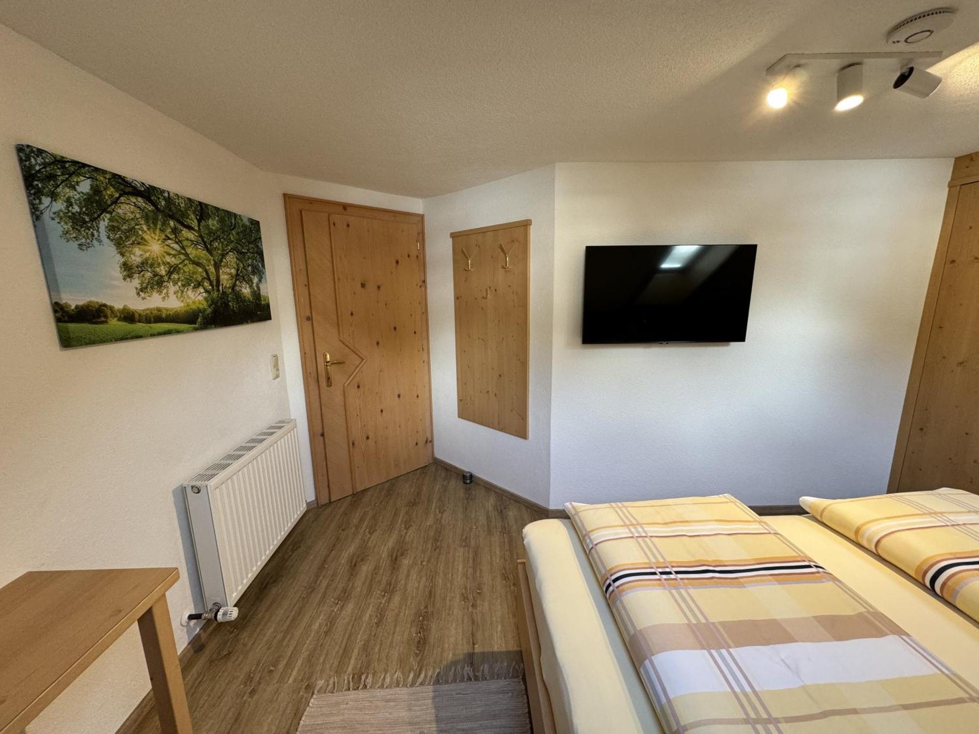 Haus St. Bernard Apartment เพทท์นอย อัม อาร์ลแบร์ก ภายนอก รูปภาพ
